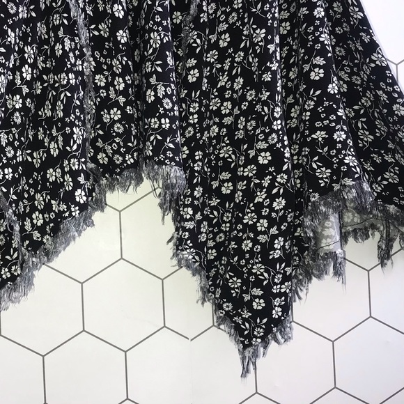 VINTAGE HAVANA Dainty Flower Print Gypsy Frayed Boho Chic Trapeze Swing Dress - Picture 6 of 9